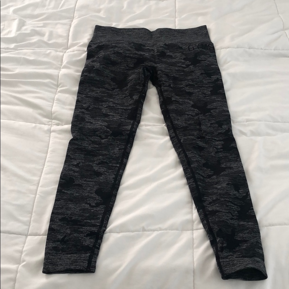 Black camo gymshark leggings